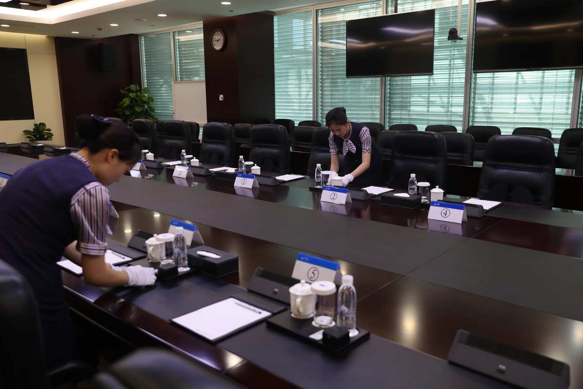 精準(zhǔn)布局，貼心服務(wù) 高端會(huì)議擺臺(tái)與現(xiàn)場(chǎng)服務(wù)全攻略